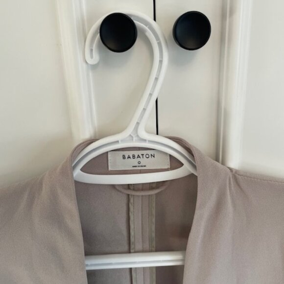 Aritzia Power Blazer in Bone - Picture 2 of 2